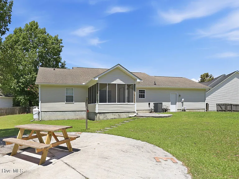 308 Carrie Ct — Photo 28