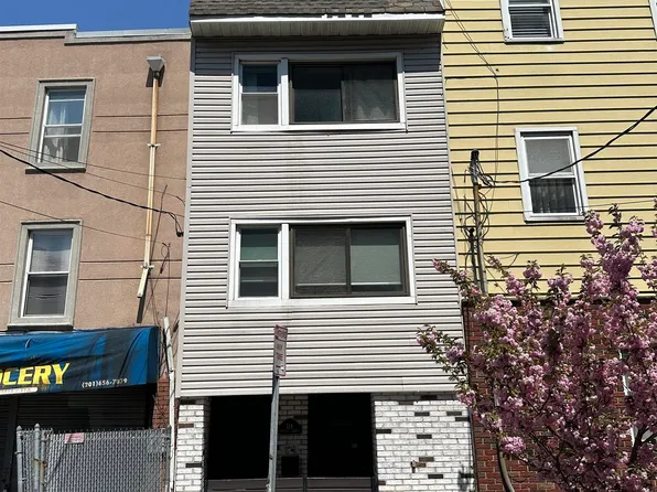 118 Beacon Avenue image 1 of 1