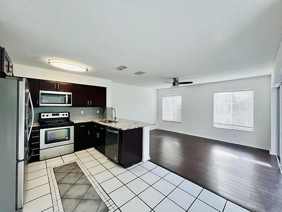 3rd image of 1701 SW 109th Ter