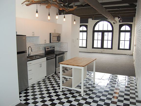 4th image of 1318 Jones St APT 304