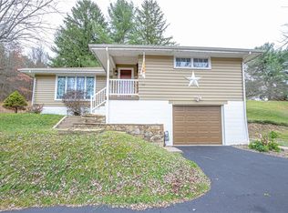 26 Old Pittsburgh Ln, Smock, PA 15480