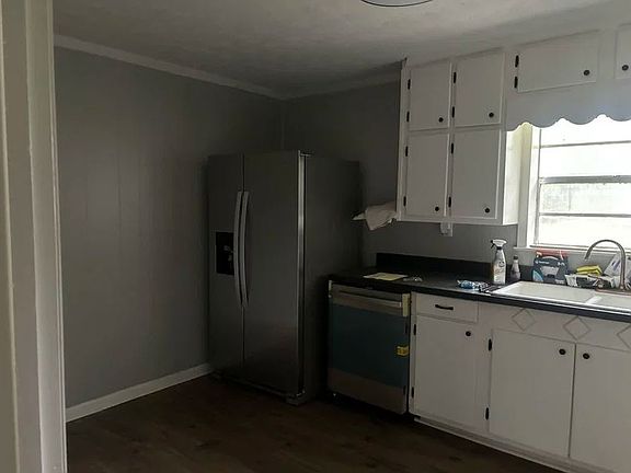 2nd image of 4850 Dora St