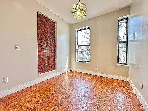 5th image of 1170 Halsey St #24