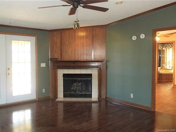 4th image of 145 Knoll View Dr