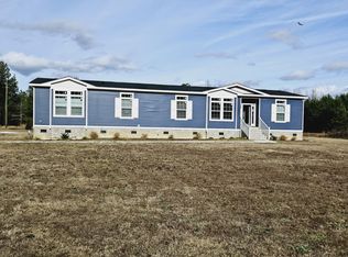 1407 Community Ave, Smoaks, SC 29481