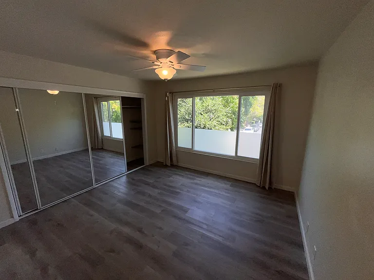 Lee Crest Apartments — Photo 22