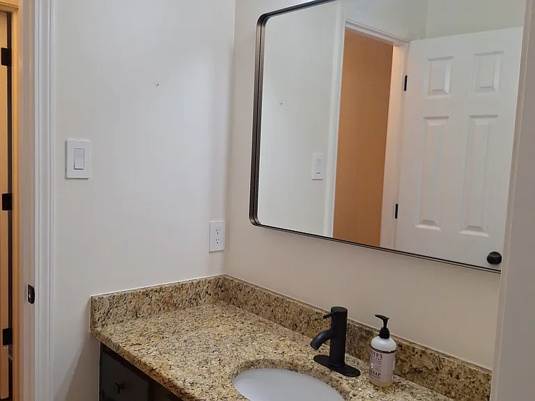 277 Amanda St — Photo 28