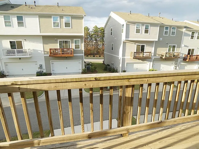 1041 Salt Glaze Ln — Photo 19