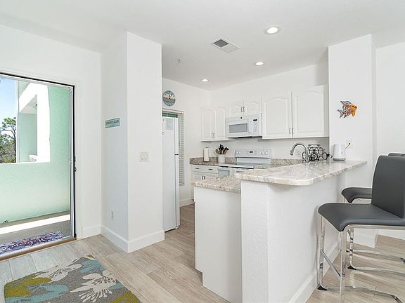 4th image of 8407 Placida Rd Unit 205