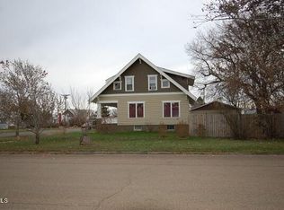 222 2nd St SW, Sidney, MT 59270