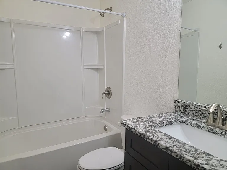 625 Coleman St — Photo 39