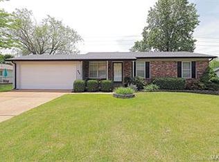 222 Hillside Dr, Farmington, MO 63640