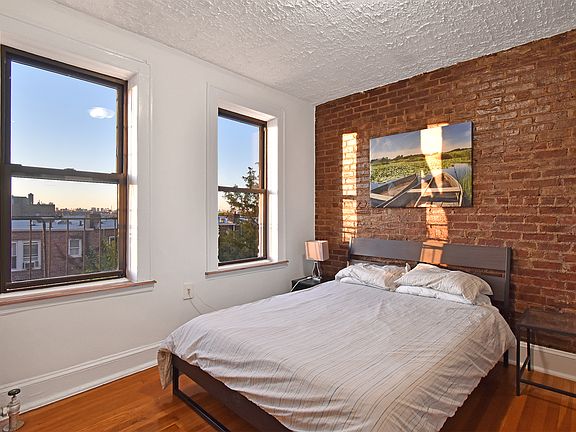 2nd image of 21-46 Crescent St #C4