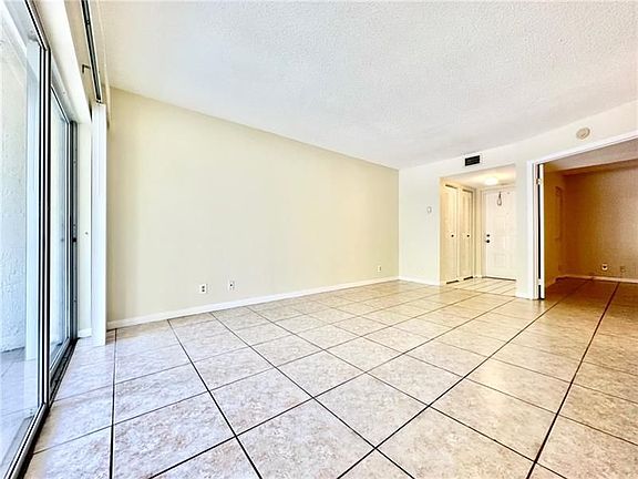 5th image of 9811 Westview Dr APT 912
