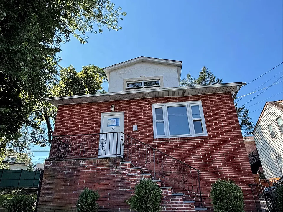 23 Mansion Ave #2