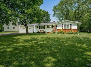 4429 E Lake Rd, Wilson, NY 14172