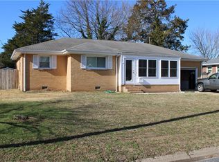 1207 Frosty Rd, Chesapeake, VA 23325