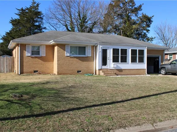 1207 Frosty Rd, Chesapeake, VA 23325