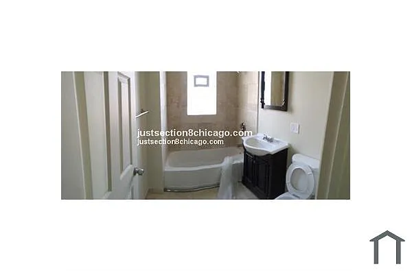Building Photo - 4507 W Maypole Ave