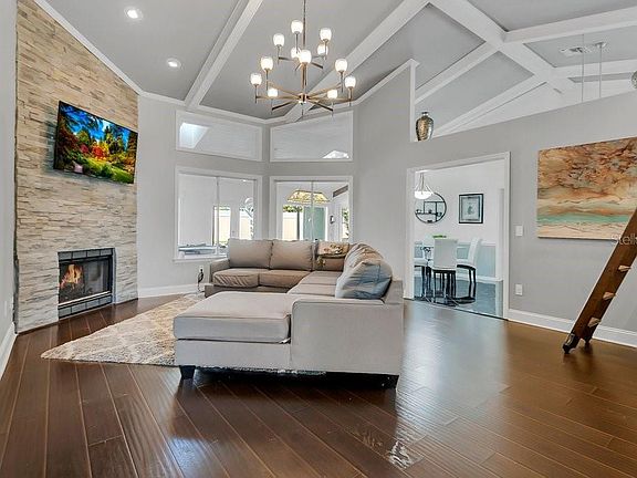 2nd image of 7910 Canyon Lake Cir