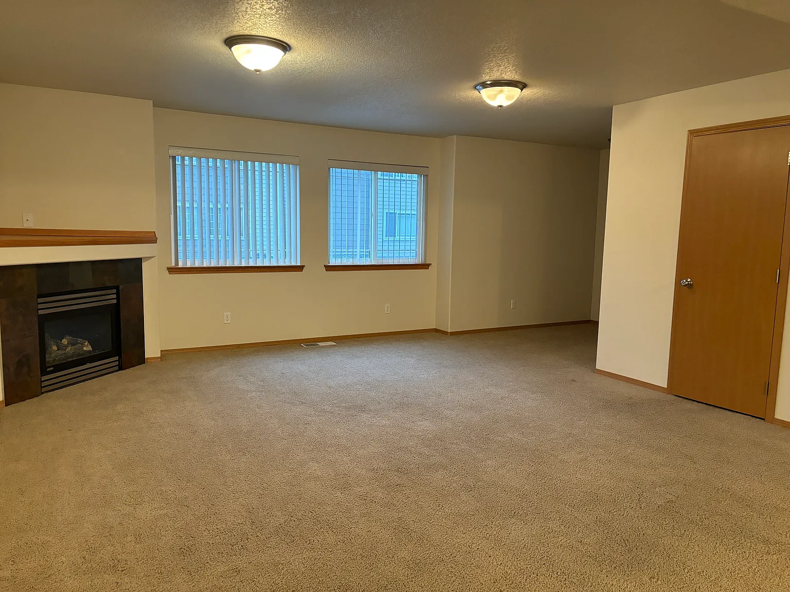 3 bed, 2.5 bath, 1700 sqft, $1,850 — Photo 2