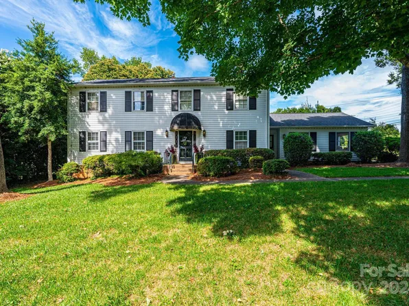 12 36th Ave NW, Hickory, NC 28601