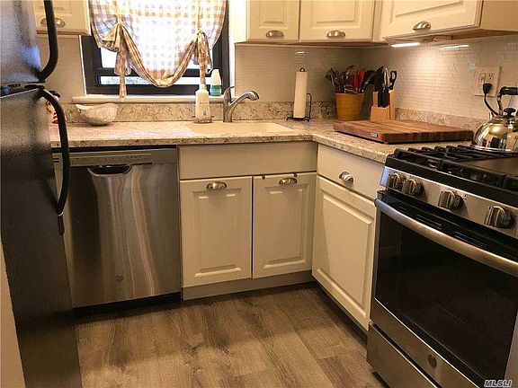 5th image of 15 Bailey Ct