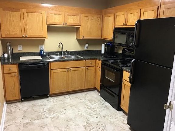 4th image of 2390 Ian Dr
