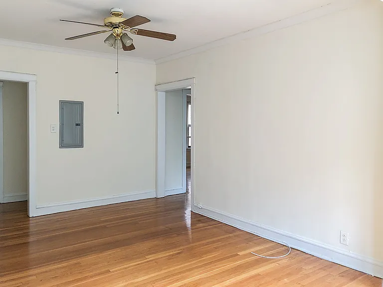 3933 1/2 N Keeler Ave #2E — Photo 9