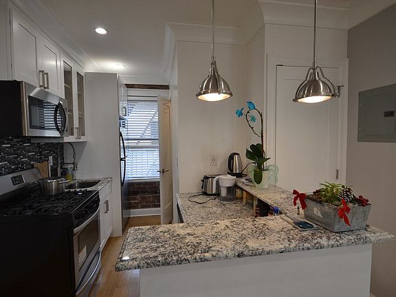 4th image of 2177 33rd St APT 4H