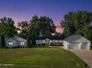 8 Country Club Dr, Mexico, MO 65265