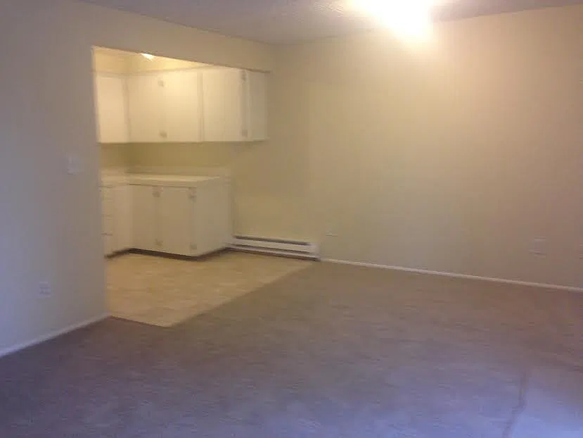 4131 Hoyt Avenue — Photo 3