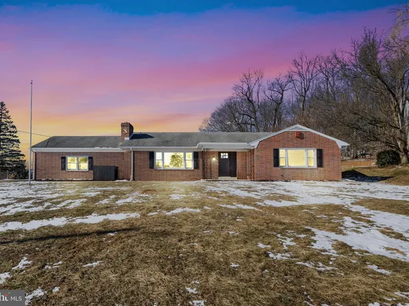 477 Summit Dr, Red Lion, PA 17356