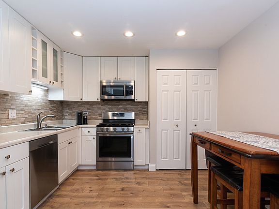 5th image of 10015 Beverly Dr APT 210