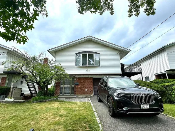 233-19 40th Ave Avenue, Douglaston, NY 11363