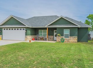 7638 Skylark Ln, Grape Creek, TX 76901