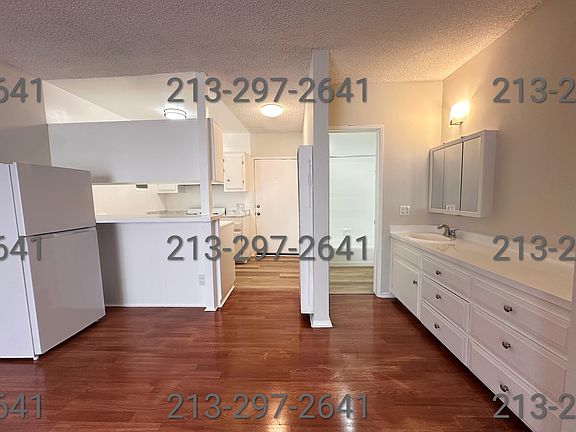 2nd image of 1154 N Gower St APT 20