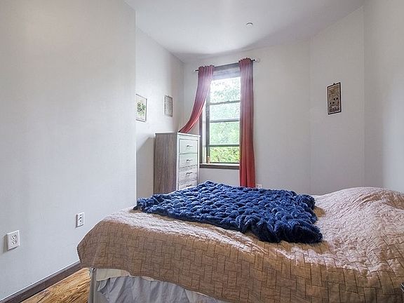 4th image of 2054 7th Ave APT 4D