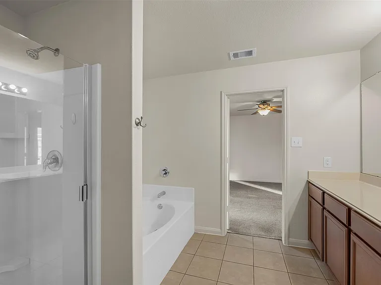 20803 Bastion Settle Dr — Photo 16