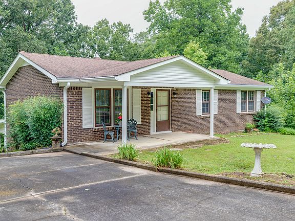 3rd image of 1150 Dogwood Dr