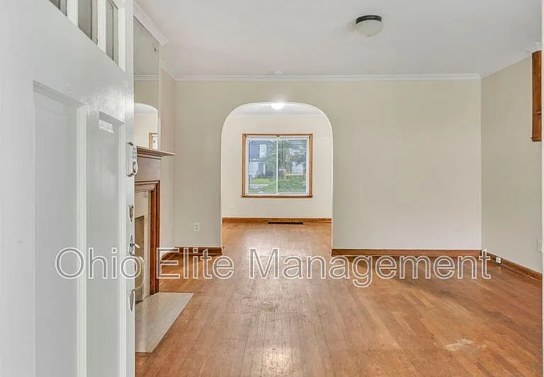 49 S Burgess Ave — Photo 6