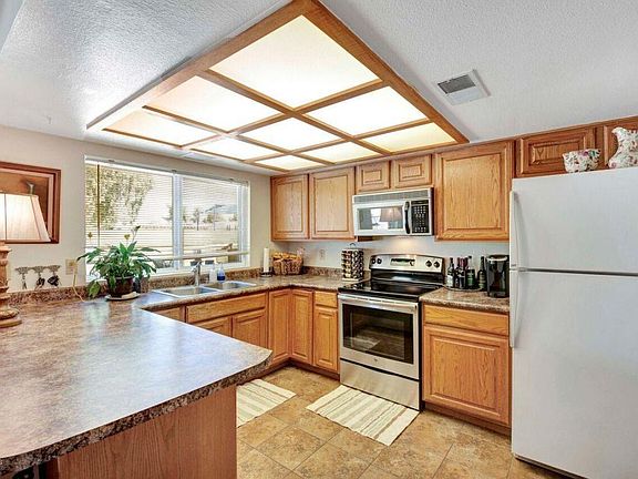 3rd image of 3958 W Sunnyside Ave