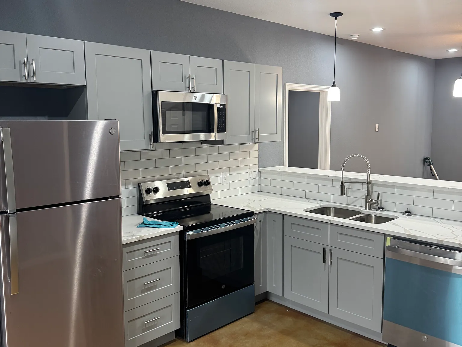 3 bed, $1,350 — Photo 2