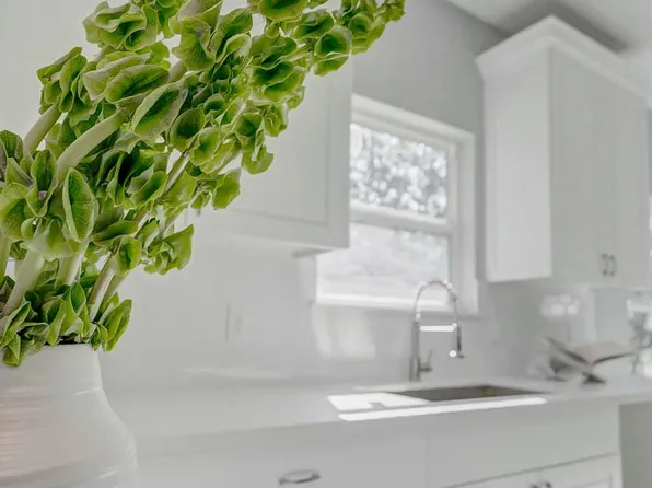 6705 Roanoke St, Houston, TX 77028