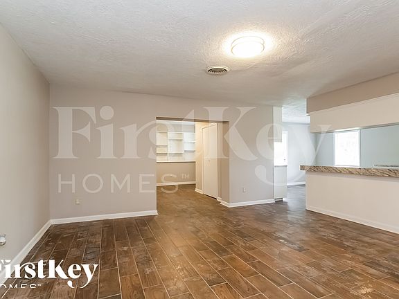 2nd image of 2505 Texas Ave