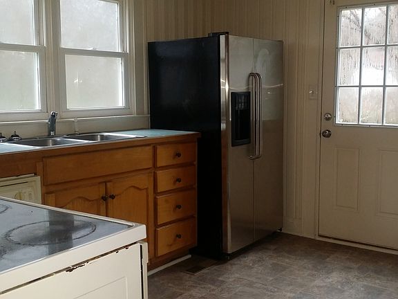4th image of 1702 Buffalo St