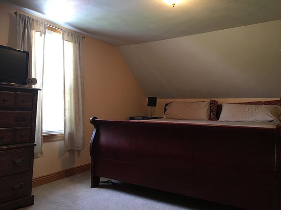 5th image of 644 Dickson Pl