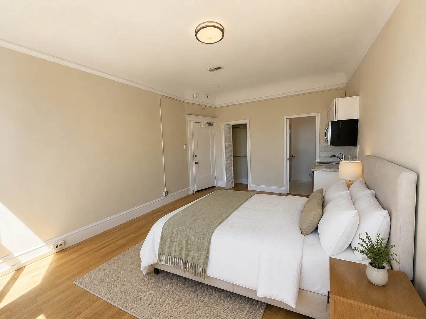 Studio, 300 sqft, $2,695 — Photo 3