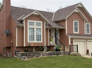 20490 W 219th Ter, Spring Hill, KS 66083