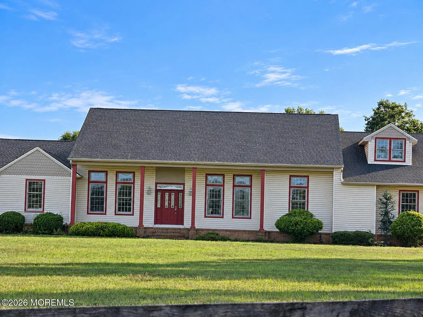 5 bed, 4911 sqft, $5,000 — Photo 1